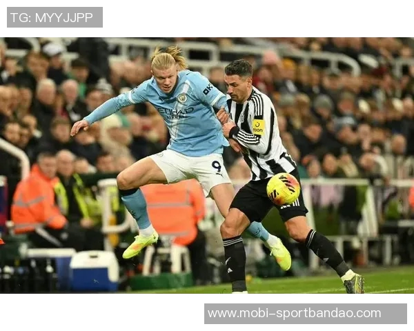 19岁曼联小将海文临危受命对纽卡表现出色传球解围双第一