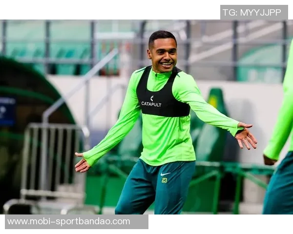 国安外援斯帕吉奇夏季韧带撕裂后积极进行个人恢复训练